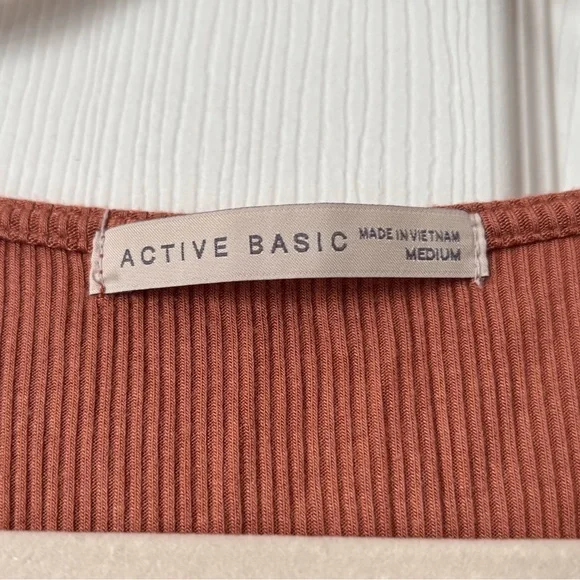 Active Basic Rust V-Neck Ribbed Tee - Picture 3 of 3